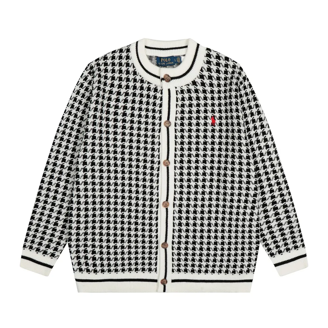 P250 Top quality" Style number: DS807# (not off the shelves all year round) [Ralph Lauren houndstooth pony embroidery logo men's style round neck knitted cardigan] ✅Ralph Lauren Ralph Lauren classic basic versatile men's style houndstooth plaid knitted cardigan jacket ✅Main supplier platform live broadcast Wholesale entities Out of stock will be replenished Not off the shelf ✅ZP quality 1:1 pattern making Scan the code to enter the GF website Counter quality ✅Details and quality are the only one in Guangzhou. Imported quality. Focus on high-end. Cost-effective. Needless to say good quality. ✅Restore the original version. The maximum size can be worn up to 200 pounds. Loose, comfortable and stress-free. ✅The upper body is simple and easy to put on. A must-have for male idols. Good-looking clothes are never picky. A must-have for male idols. Size: S-XL Color: Black White